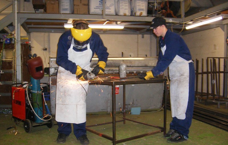 Manufacturing a clothing bank in the workshop